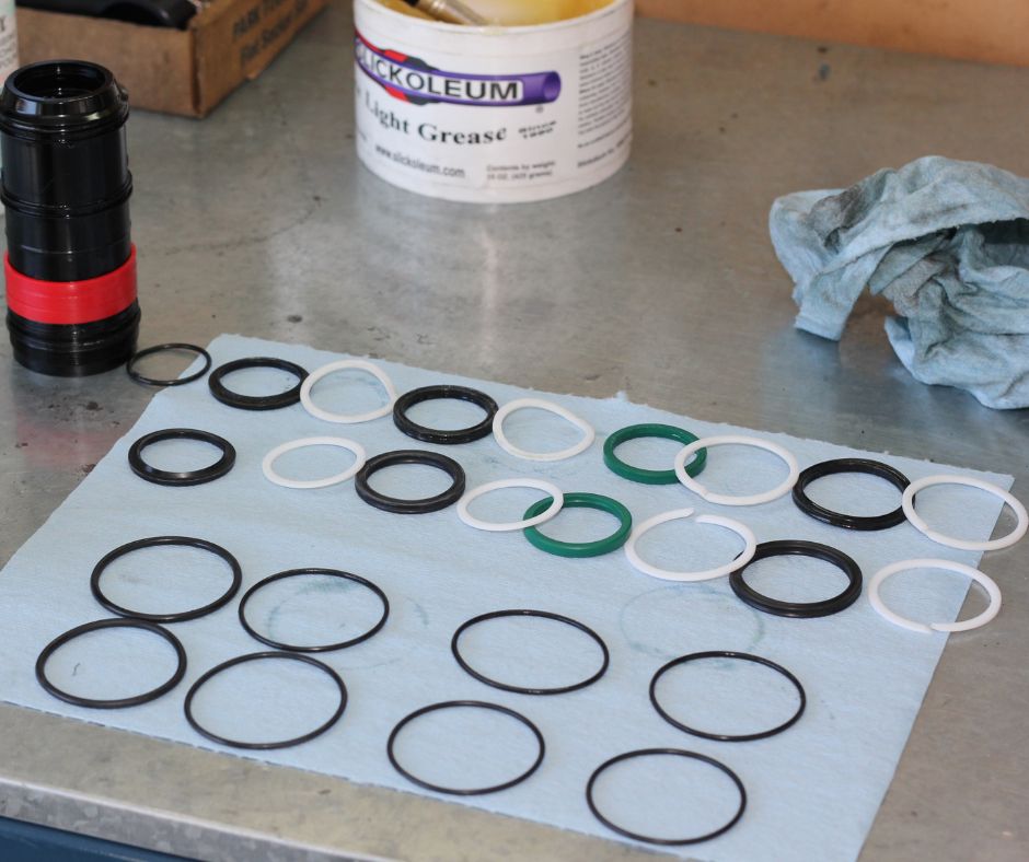 Comment faire le service 50h de tes&nbsp;suspensions?